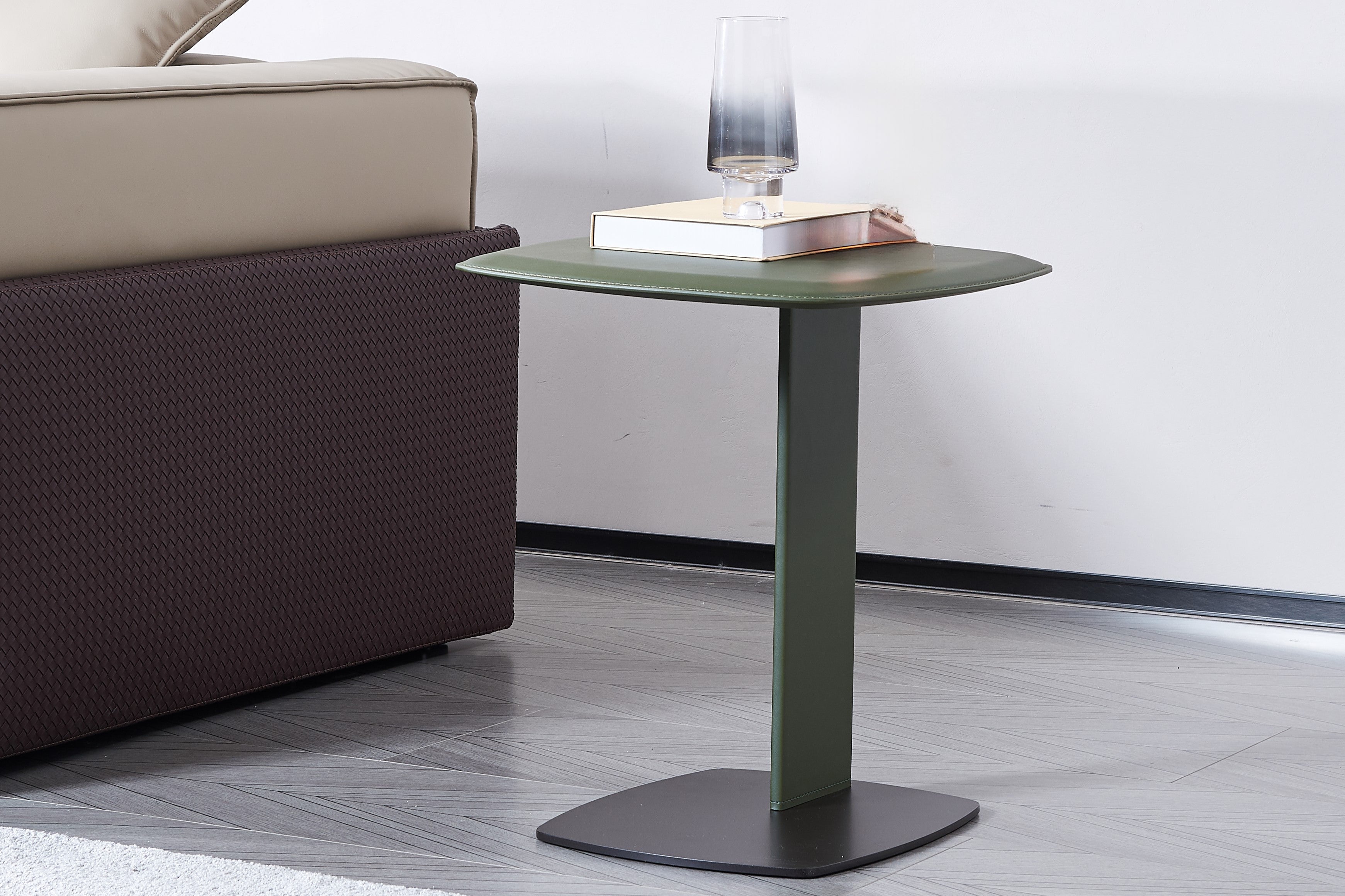 Side Table - Oliva